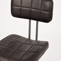 tapicerowane krzesło retro