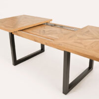 stół rozkładany z drewna